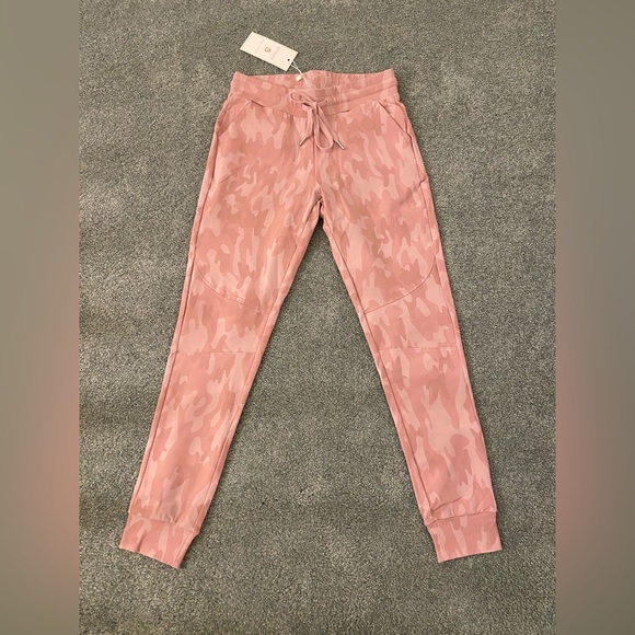 BuffBunny 2019 Collection Jasmine Jogger in Mauve Camo (BNWT) - Picture 5 of 10